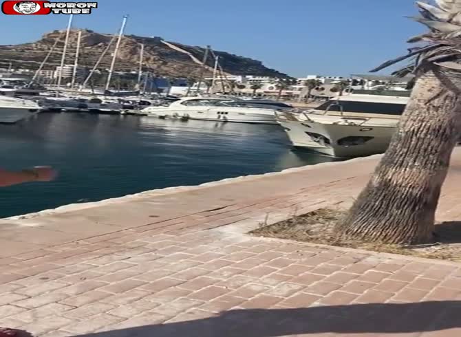 Video :Things go bad when he leases a yacht without his boat license!